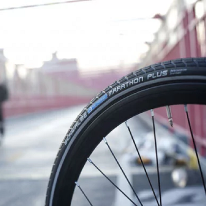 Schwalbe Marathon Plus commuter and touring bike tyre
